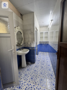 Spacious house with multiple rooms image 9