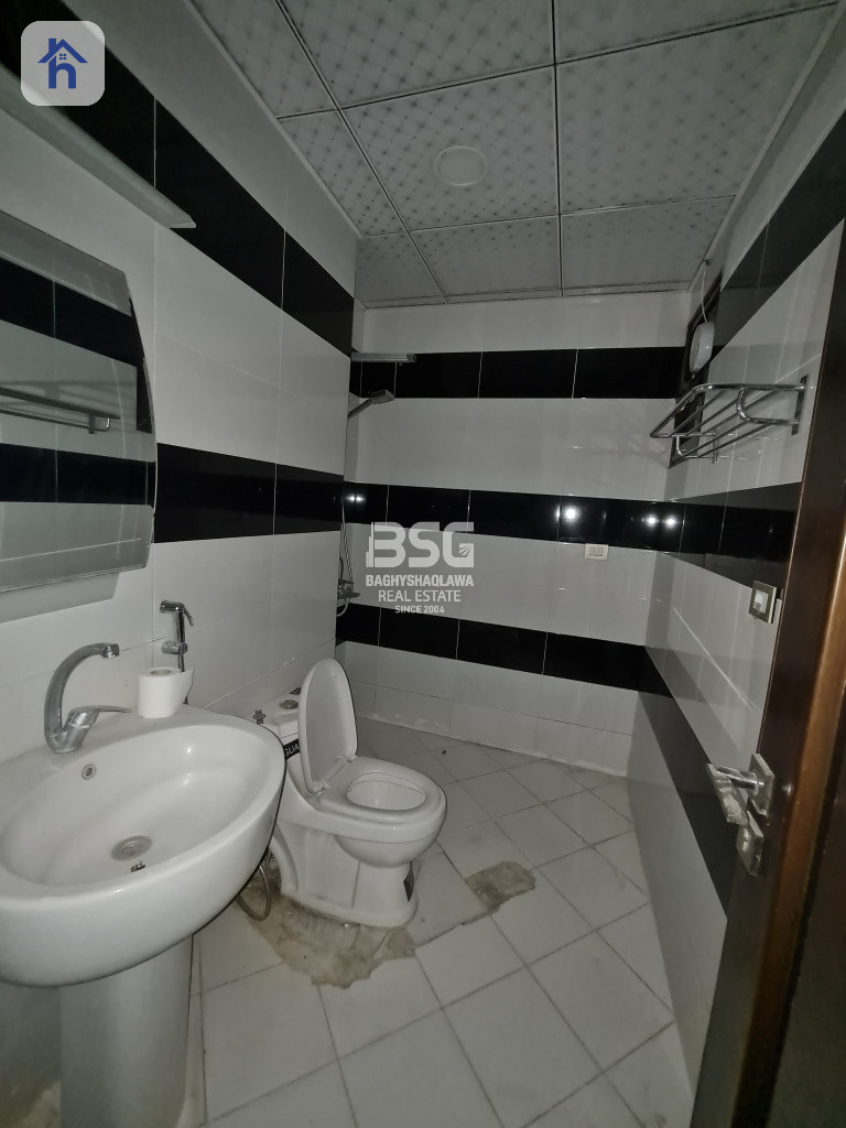 Luxurious 4-Bedroom Home in Dream City Resim 19
