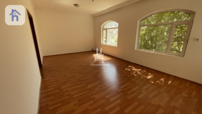 Spacious house in Italian Village 1 Image 14