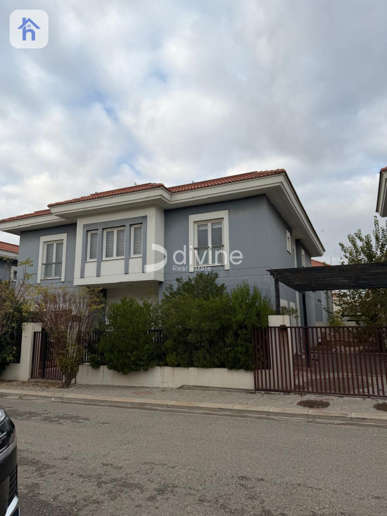 Spacious Home in Shadi City