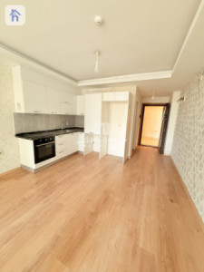 Modern Studio Apartment in Prime Location image 1