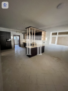 Spacious Villa with 4 Bedrooms Image 3