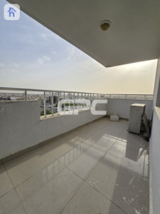 Modern Apartment with 3 Bedrooms Image 9