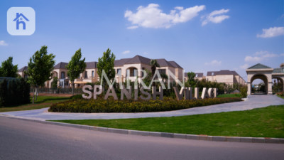 Spacious 4 Bedroom House in Spanish Village 2 image 5