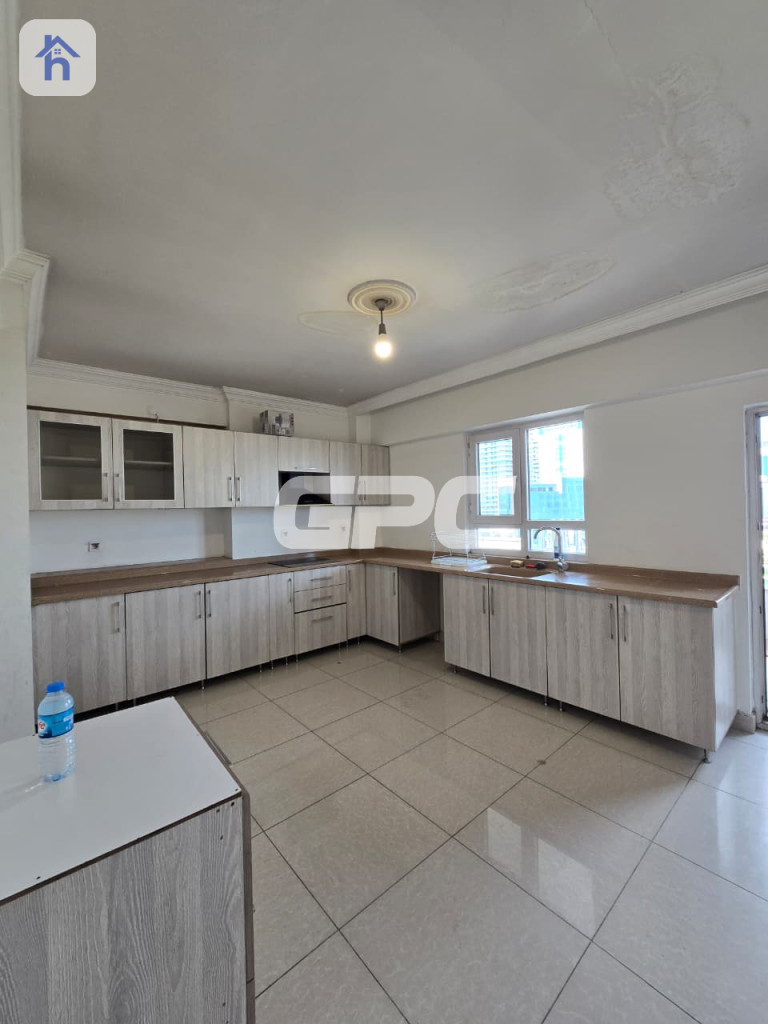 شوقەیەکی فراوانی ٣ ژووری نوستن لە MRF 2 Towers