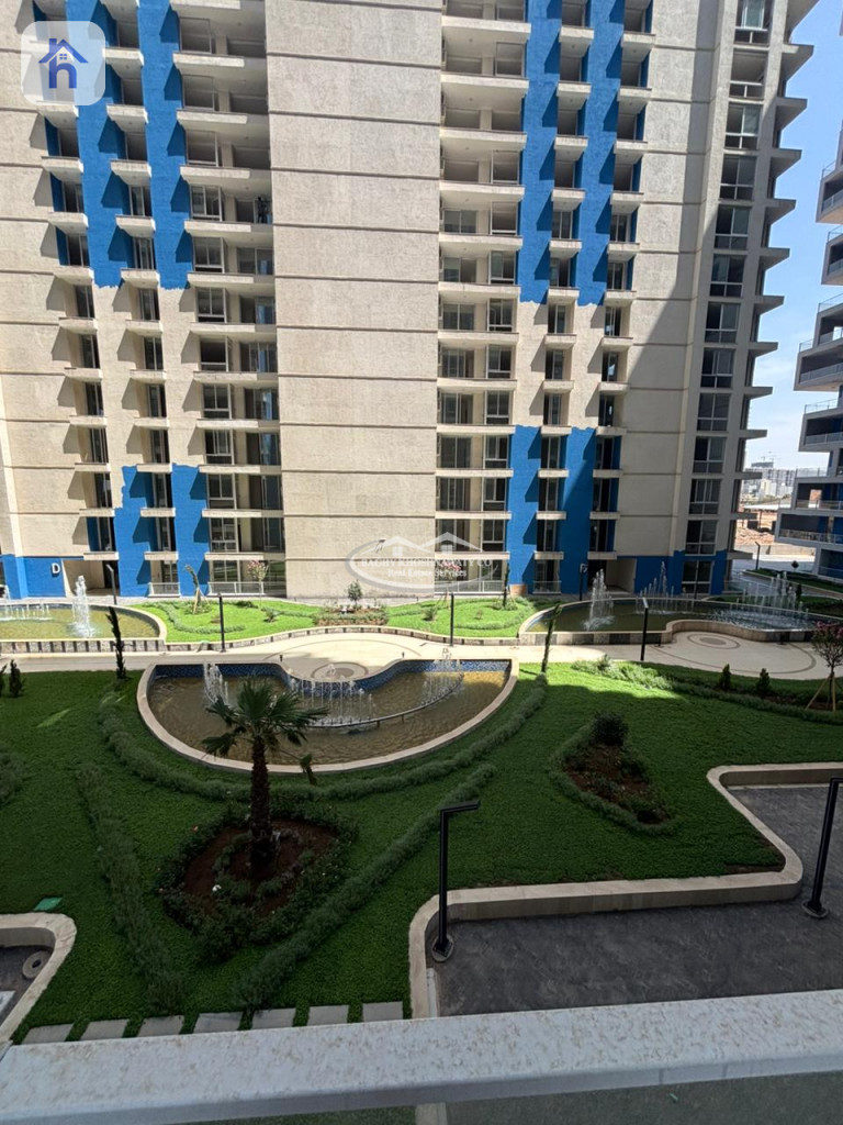 2 Bedroom Apartment with Airport View