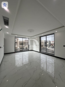 Luxurious Villa with 6 Bedrooms Image 12