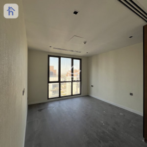 Luxurious 4 Bedroom Duplex Apartment image 1