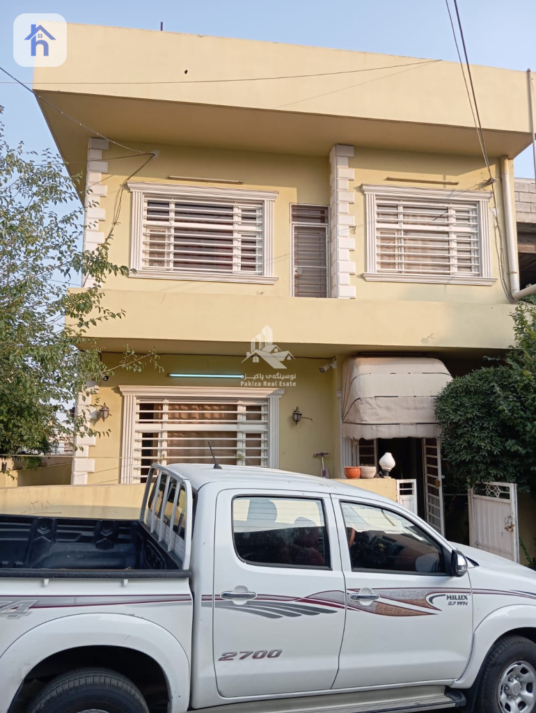 corner 105m house for sale