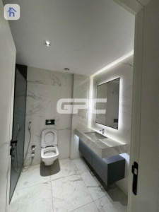 Modern Apartment image 12