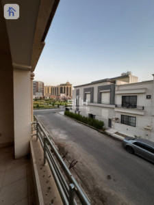 خانوویەکی فراوان بە چەندین ژوورەوە image 3