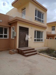 One Floor House image 2