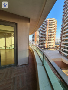 شوقەیەکی مۆدێرن بۆ ٣ ژووری نوستن لەگەڵ دیمەنی باخچە وێنە 11