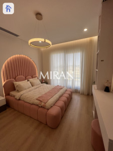 Spacious house with multiple rooms Image 18
