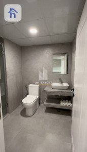 Modern Apartment image 7