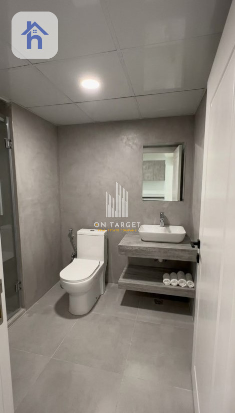 Modern Apartment Image 7