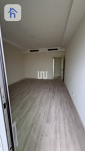 Spacious Modern Apartment image 11