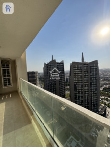 Spacious Apartment in Empire Wings image 4