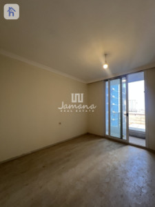 Spacious Apartment with Modern Design Image 6