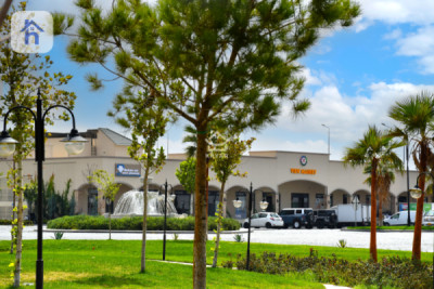 Spacious Villa in Spanish Village Image 4