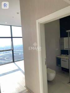 Modern One-Bedroom Apartment image 6