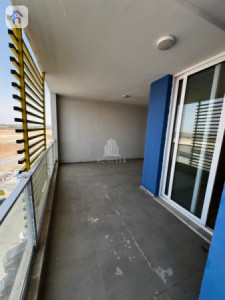 Modern Apartment image 9