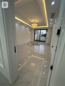 Spacious House with 4 Bedrooms Image 3
