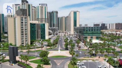 Modern 2 Bedroom Apartment in Empire Square image 3