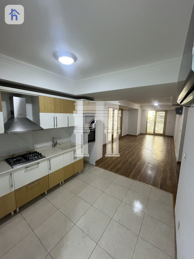 Spacious apartment in Roya Tower