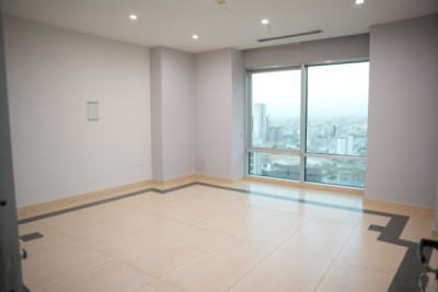 Modern office in prime location image 7