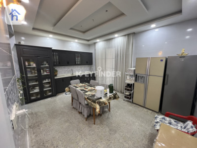 Furnished home with 5 bedrooms Image 6