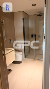 Modern Apartment image 9