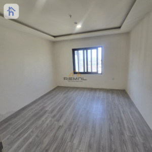 Modern 2-Bedroom Apartment in Central Park Image 3