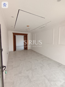 Spacious Family Home with Multiple Rooms Resim 4