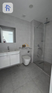Modern One-Bedroom Apartment image 3