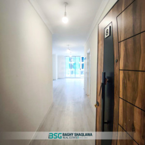Cozy Apartment with Airport View Image 9