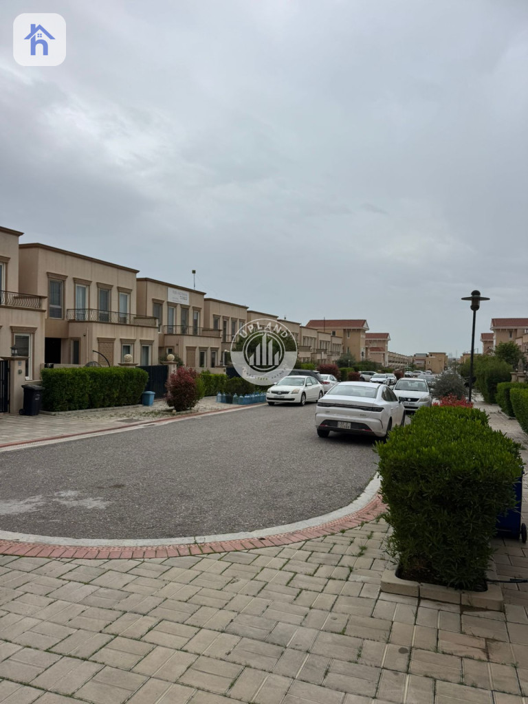 خانوویەکی فراوان بە 4 ژووری نوستن وێنە 8