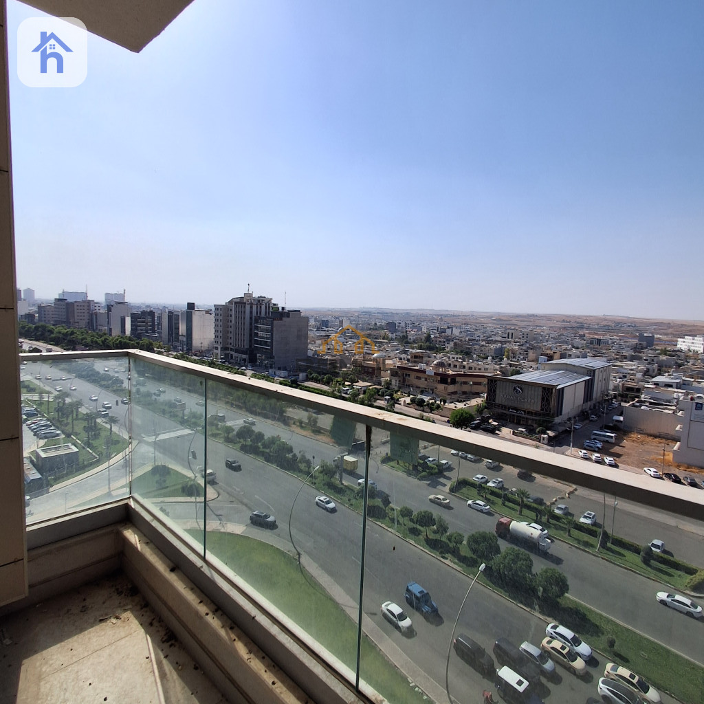 Modern 4 Bedroom Apartment in Empire Square