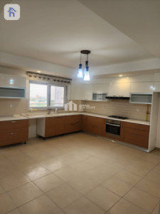 Apartment Opposite Garden Image 3
