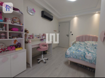 شقة أنيقة بثلاث غرف نوم image 8