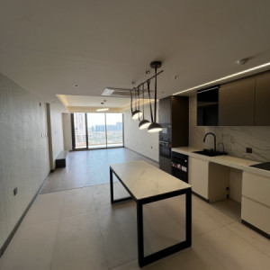 Modern One Bedroom Apartment with City Views image 6