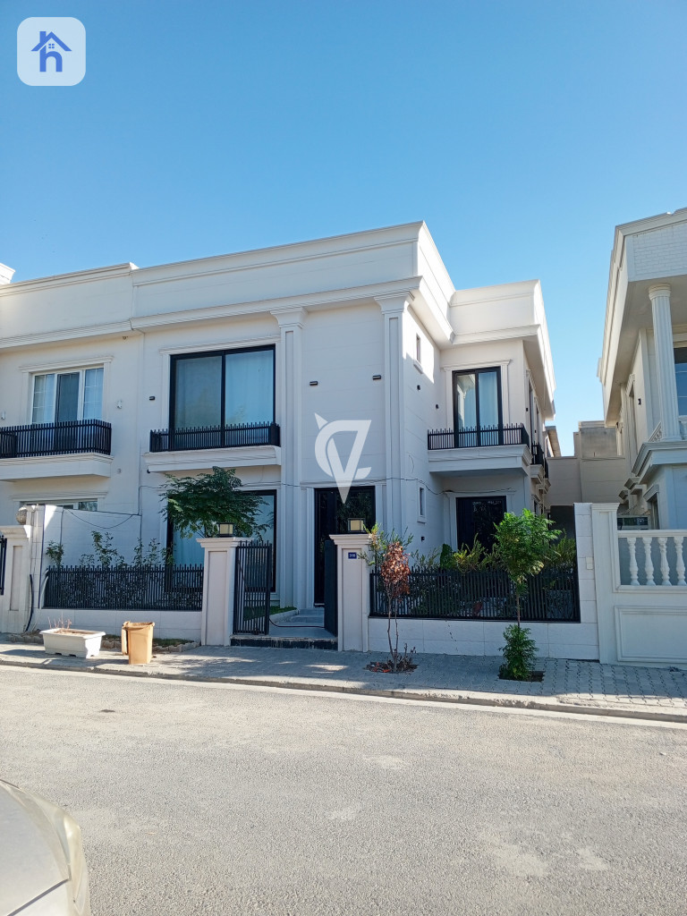 Modern Family Home with 4 Bedrooms
