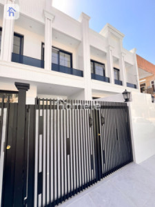 Twin House Image 3