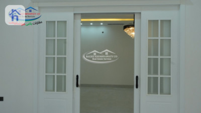 Spacious House with 4 Bedrooms, Erbil Image 8