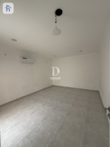 Spacious House with 4 Bedrooms image 16