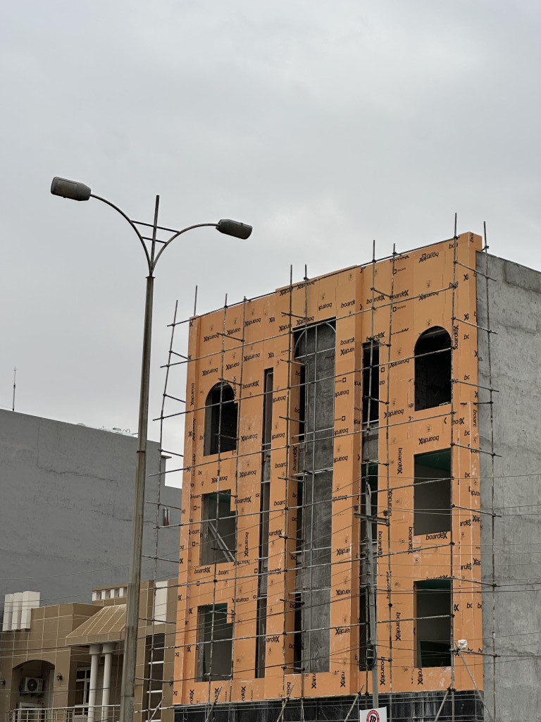 New Commercial Building Resim 2