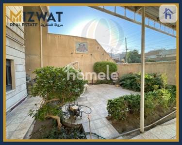 Spacious House with 5 Bedrooms Resim 4