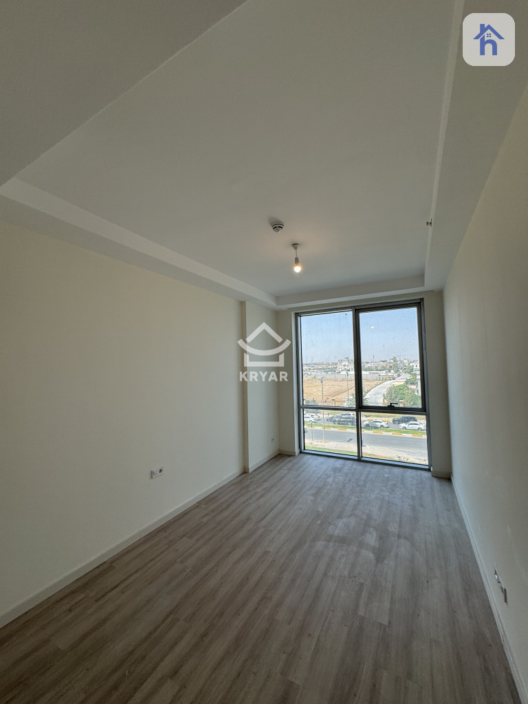 شوقەیەکی مۆدێرن بۆ دوو ژووری نوستن لە هەولێر وێنە 2