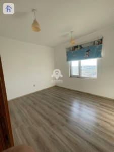 Modern Apartment Image 6
