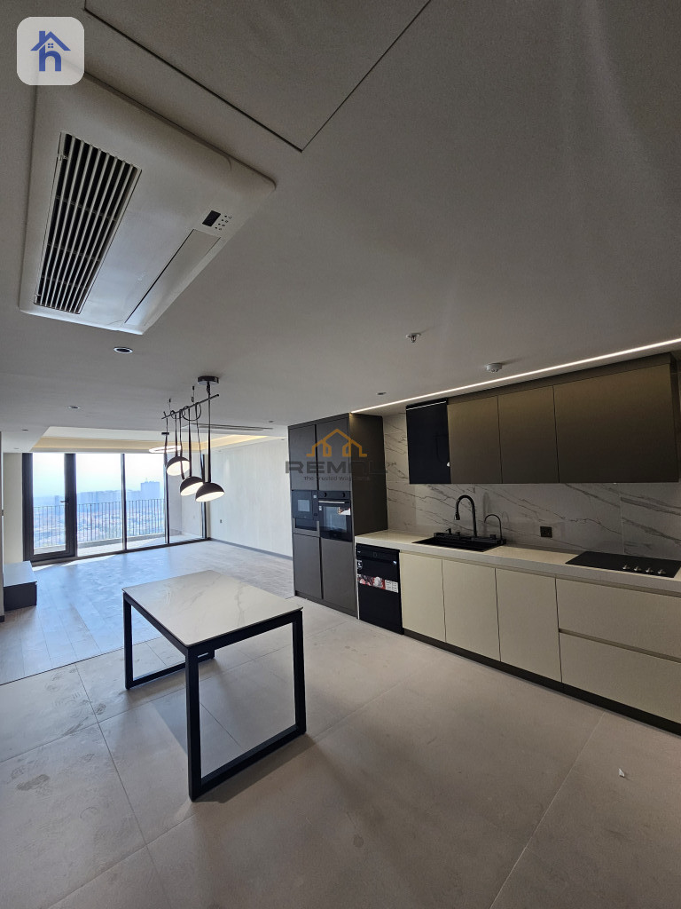 Spacious apartment with stunning views